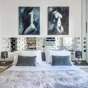 Your Place In Apartment