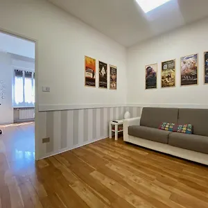 Appartamento Casa Gomes-10 Minutes From The Cathedral, Milano